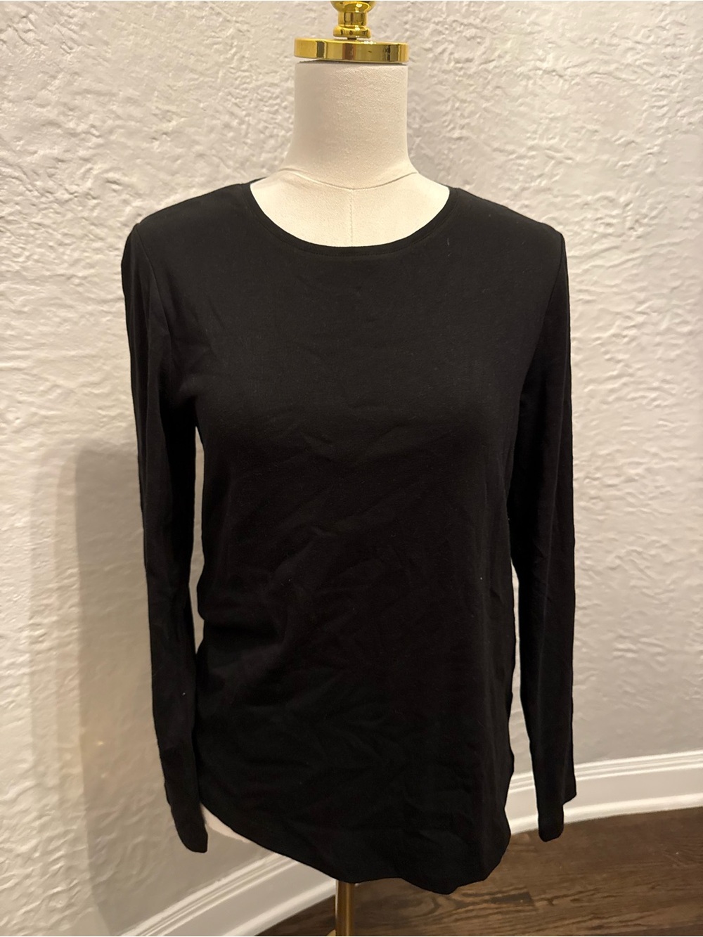 Chicos Black Long Sleeve Crewneck Top